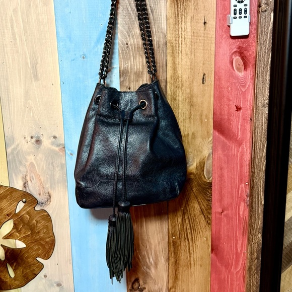 Rebecca Minkoff Black Pebbled Leather Bucket Bag | Tassel & Chain Strap  🌟🌟🌟🌟🌟 - Picture 1 of 10